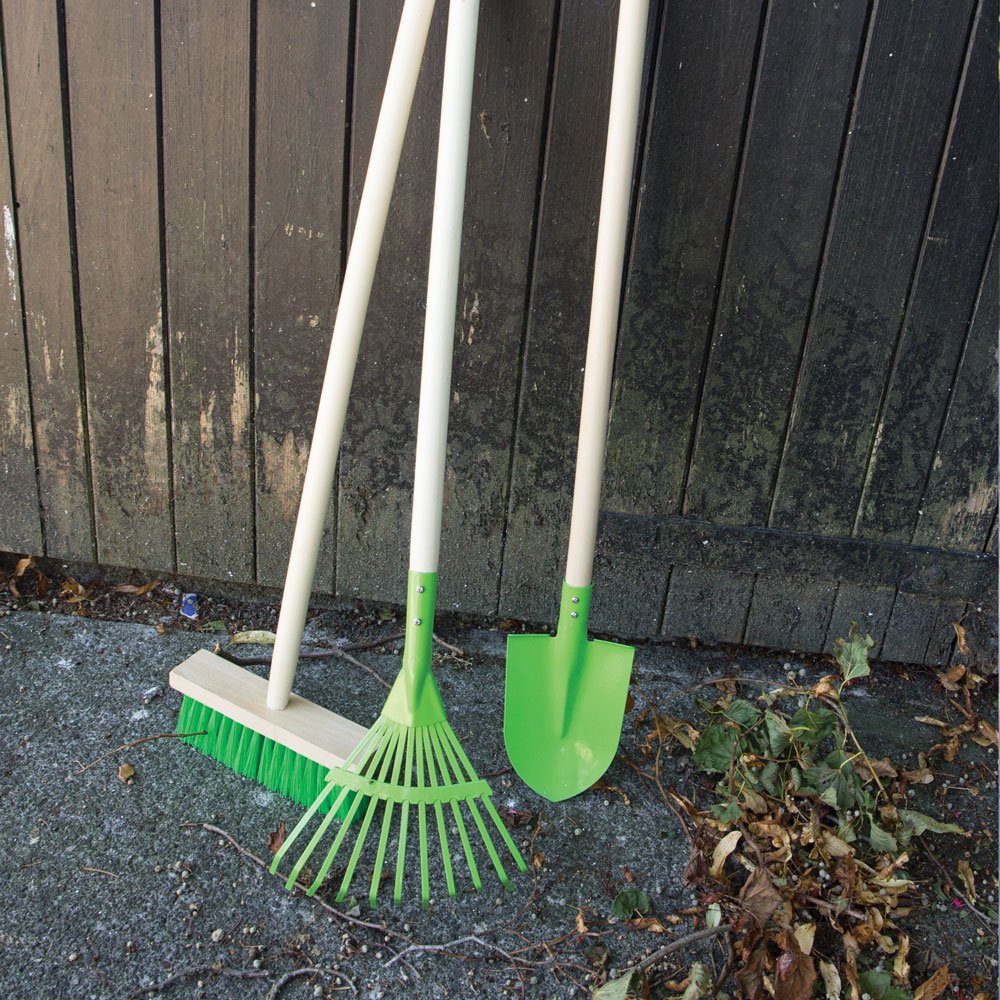 Bigjigs Toys Children's Long Handled Gardening Brush with Wood Handle