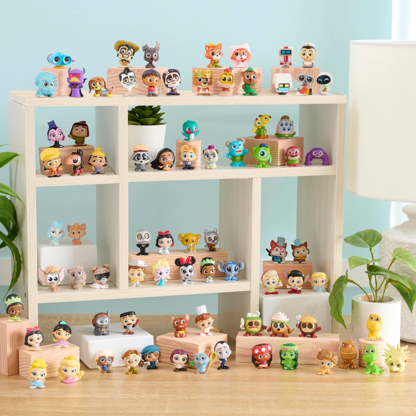 Disney Doorables NEW Multi Peek Series 10, Collectible Blind Bag Figures, Styles May Vary, Kids Toys for Ages 5 Up by Just Play