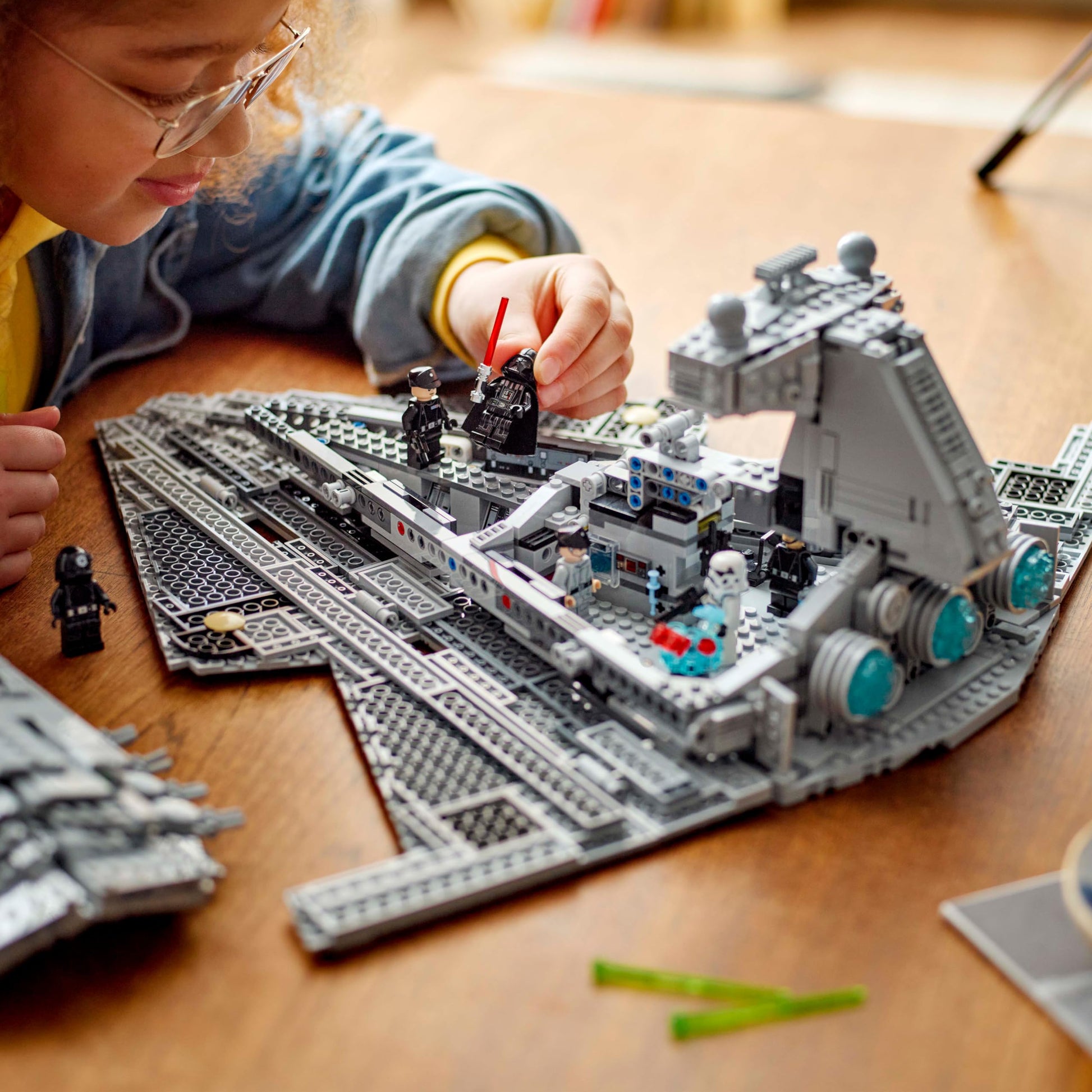LEGO Star Wars Imperial Star Destroyer Building Toy - Build & Display Set for Boys & Girls, Ages 10+ - Gift for Birthdays - Star Wars Darth Vader & 6