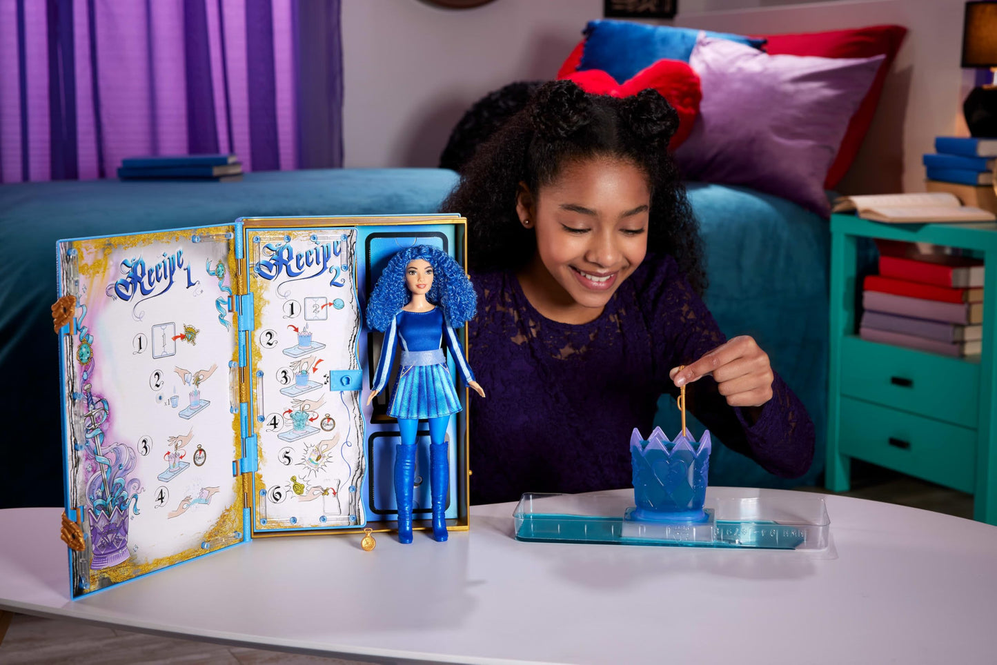 Mattel Disney Descendants: the Rise of Red Princess Chloe Charming, Daughter of Cinderella Doll & Playset, the Sorcerer’s Cookbook, Mix for Surprise
