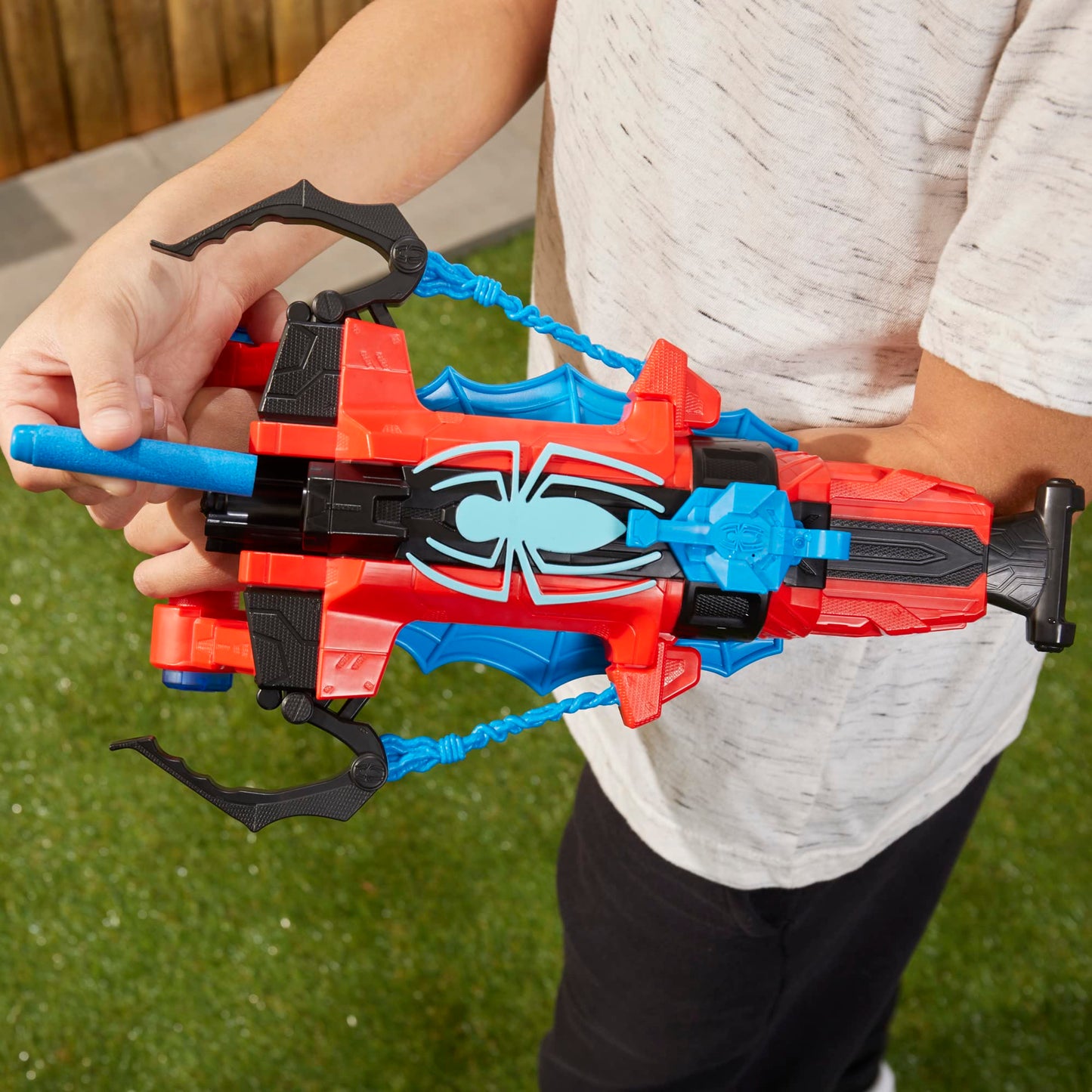Marvel Spider-Man Spider Strike ‘N Splash Blaster, Super Hero Toys for Kids, Ages 5 and Up, Nerf Blaster for Kids, Water Blast Feature
