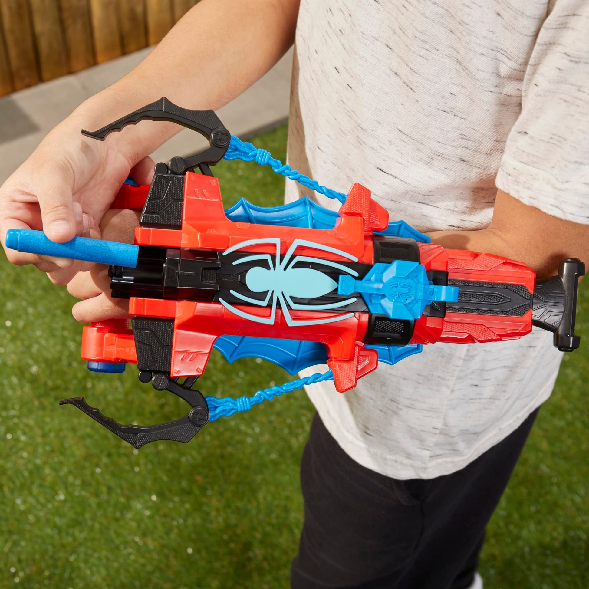 Marvel Spider-Man Spider Strike ‘N Splash Blaster, Super Hero Toys for Kids, Ages 5 and Up, Nerf Blaster for Kids, Water Blast Feature