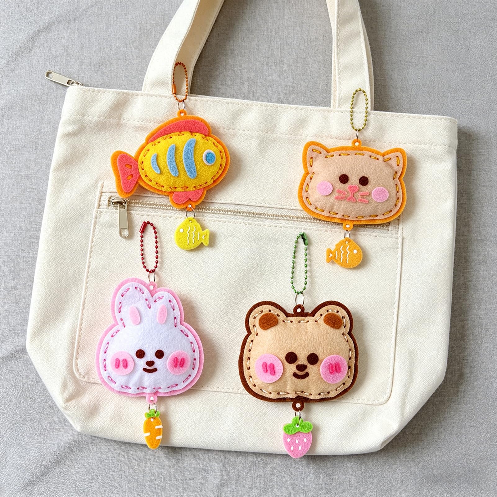 Oagminu 4Pcs Cute Animals DIY Felt Craft Kit Make Your Own Squeaky Keychains, Fun Art & Craft Project for Girls Boys(Animals)
