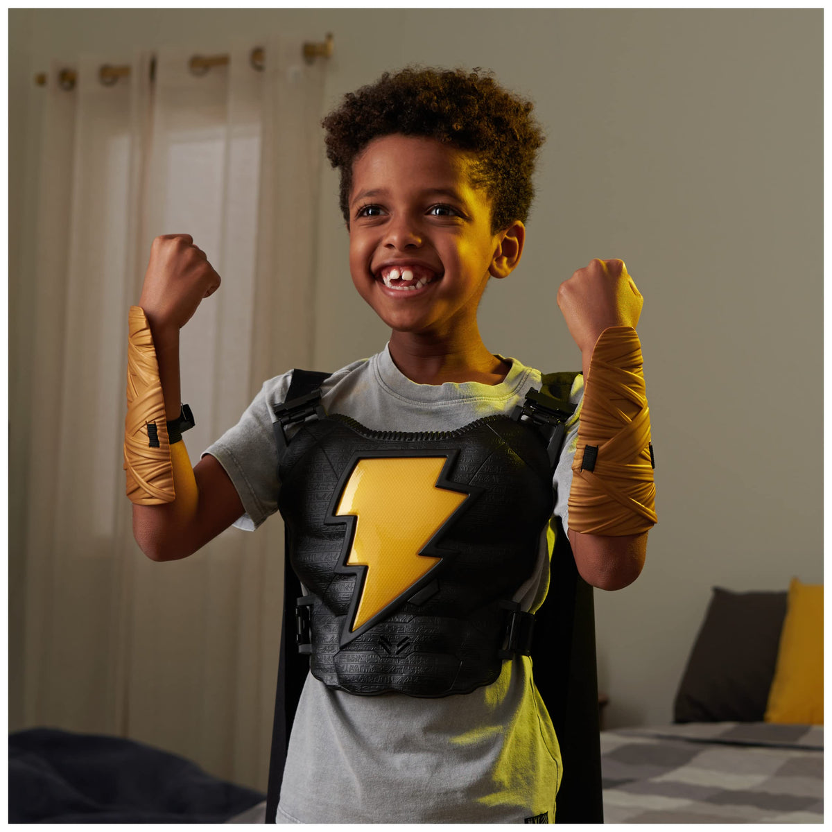 DC Comics, Black Adam Hero Set, Light-up Chest Plate, Gauntlets, Cape, 10+ Sounds, Black Adam Movie Kids Roleplay Costume for Boys and Girls Ages 4