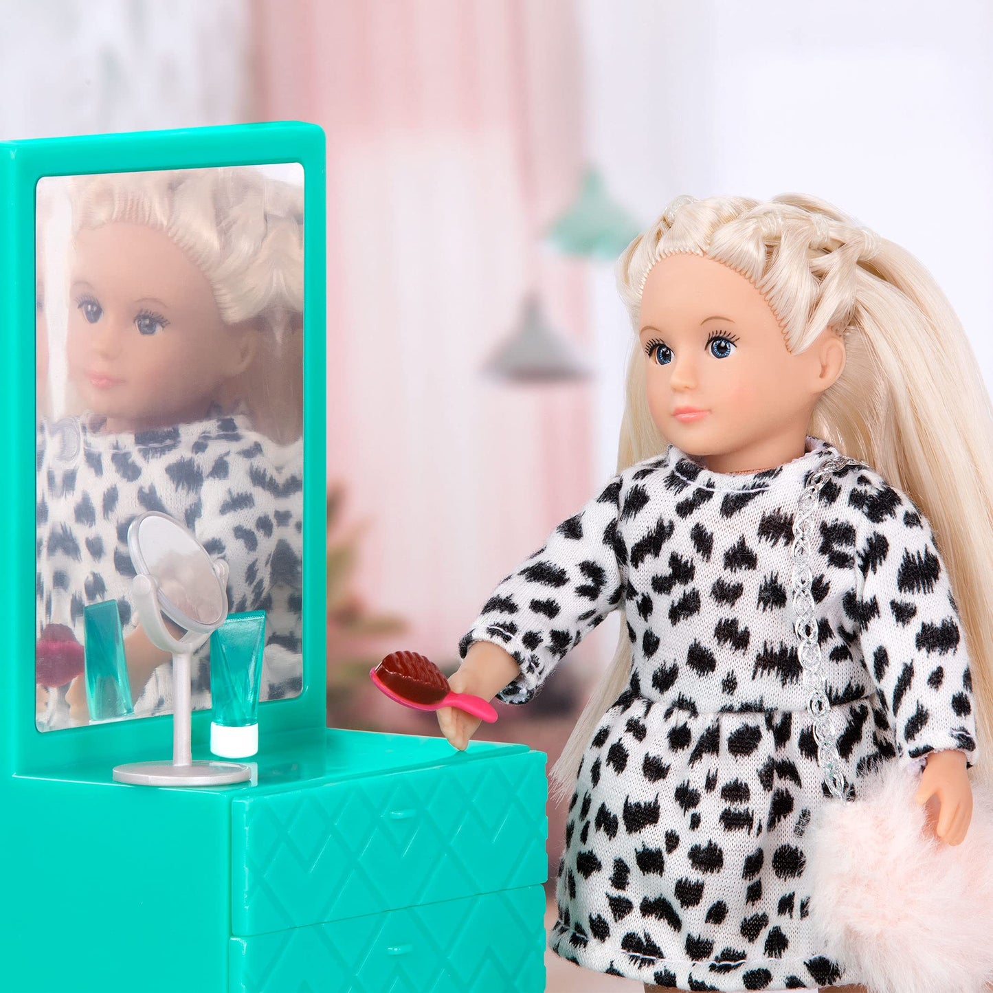 Lori - Mini Doll - 6-Inch Fashion Doll - Stylish Outfit - 3+ Years- Brinne