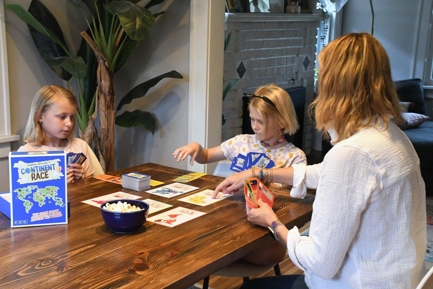 Continent Race Geography Educational Board Game for Kids, Tweens, Family, Friends, Teachers and Classrooms - Learn About Flags & Countries Around