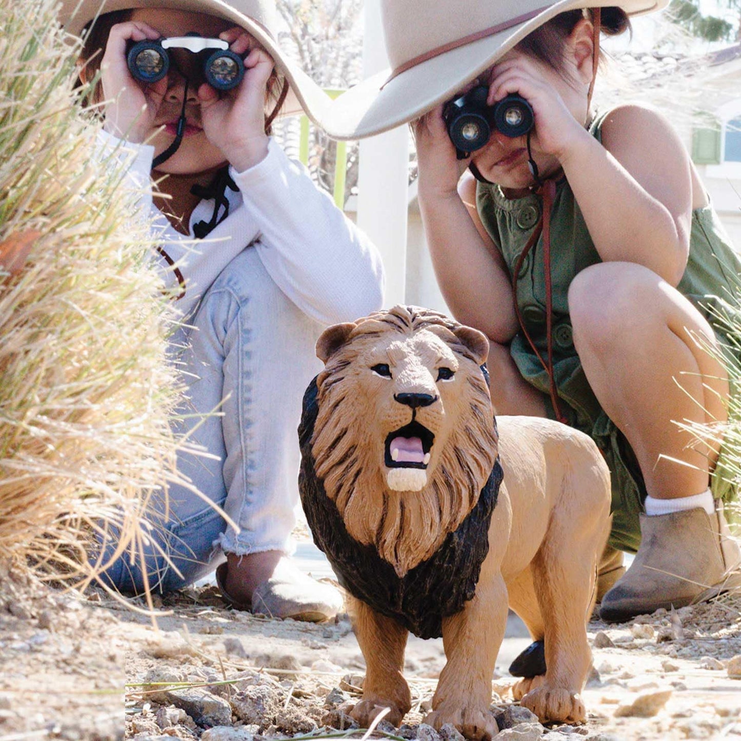 Safari Ltd. Lion Figurine - Detailed 9.5" Plastic Model Figure - Fun Educational Toy for Boys, Girls & Kids Ages 1+