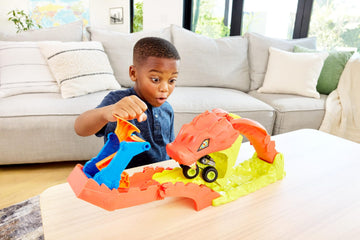 Hot Wheels Monster Trucks Snake Slam Takedown & Exclusive Bone Shaker