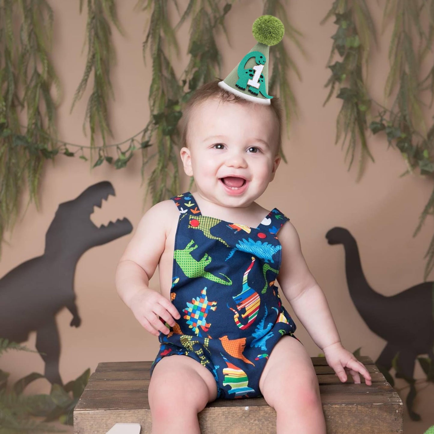 Agvgaza Green Dinosaur 1st Birthday Hat - Green Crown Cone Hat for Boy, Dinosaur One Birthday Decorations, Cake Smash, Photo Outfit, Party Theme