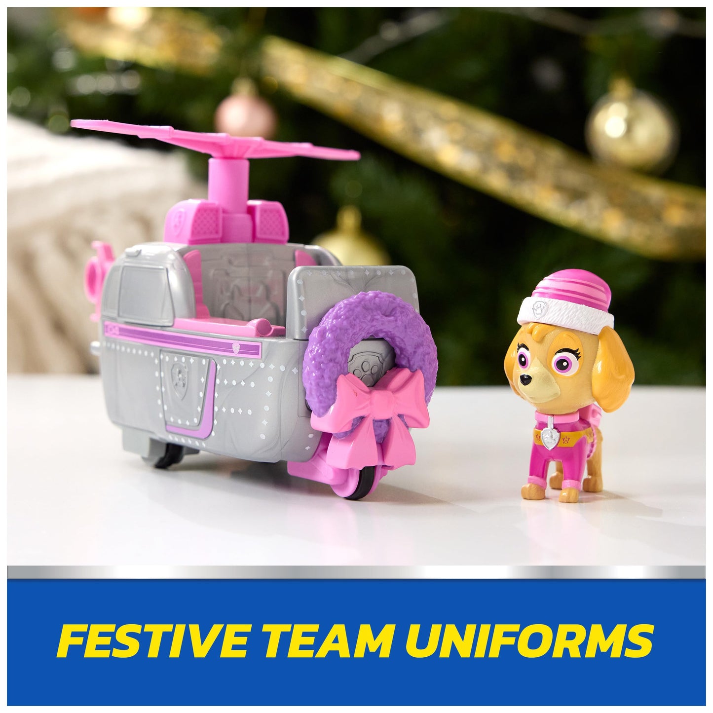 Paw Patrol Holiday Vehicle Bundle, Holiday-Themed Chase, Marshall & Skye Action Figures & Rescue Vehicles, Kids Toys for Boys & Girls Ages 3 & Up