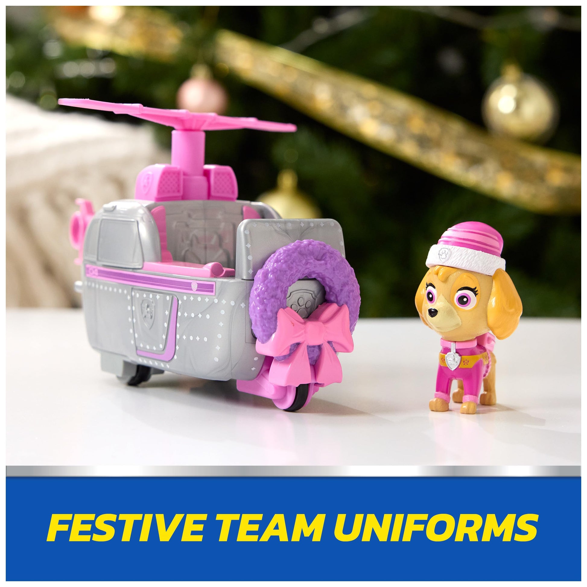 Paw Patrol Holiday Vehicle Bundle, Holiday-Themed Chase, Marshall & Skye Action Figures & Rescue Vehicles, Kids Toys for Boys & Girls Ages 3 & Up