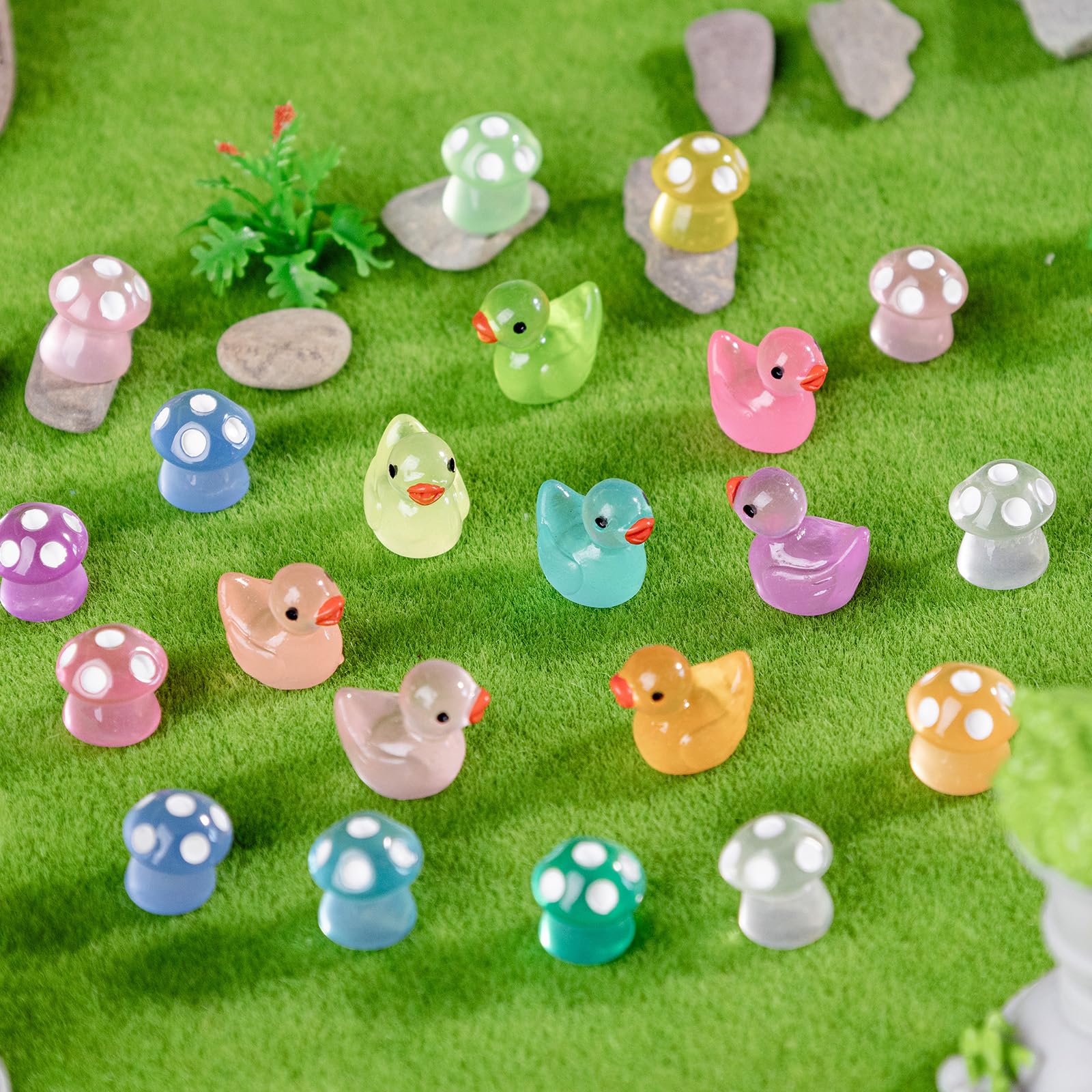 jrootouh 140Pcs Glow-in-The-Dark Mini Resin Animal Figurines Miniature Figures Glowing in The Dark Garden Accessories Aquarium Landscape Bonsai