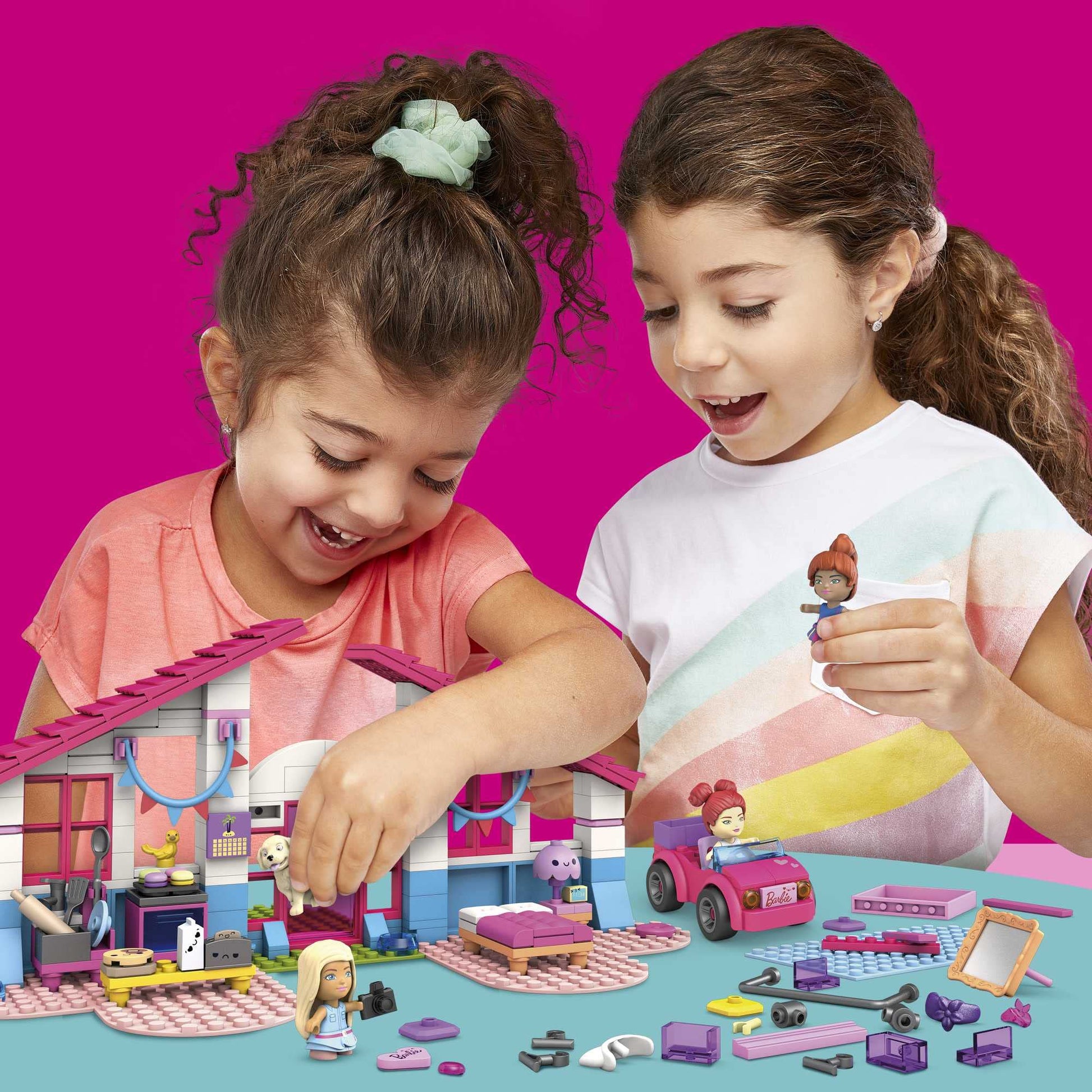 Mega Barbie Malibu Building Sets Bundle, 440 Bricks and Pieces with Fashion and Roleplay Accessories, 7 Micro-Dolls, 1 Puppy, 2 Birds and 2 Turtles
