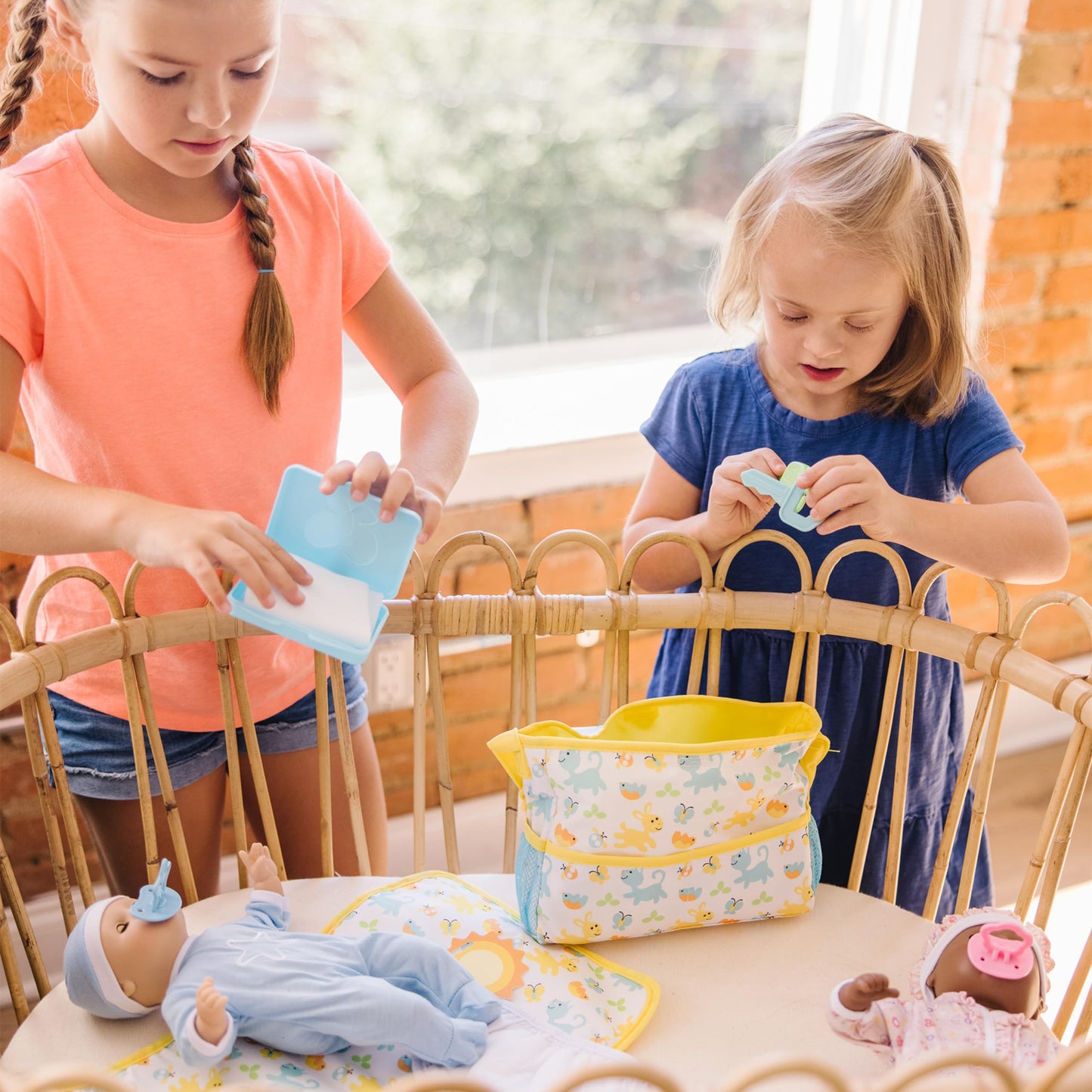 Melissa & Doug Mine to Love Travel Time Play Set for Dolls with Diaper Bag, Bottle, Sunscreen, More (17 pcs) - Baby Doll Accessories, Baby Doll Sets