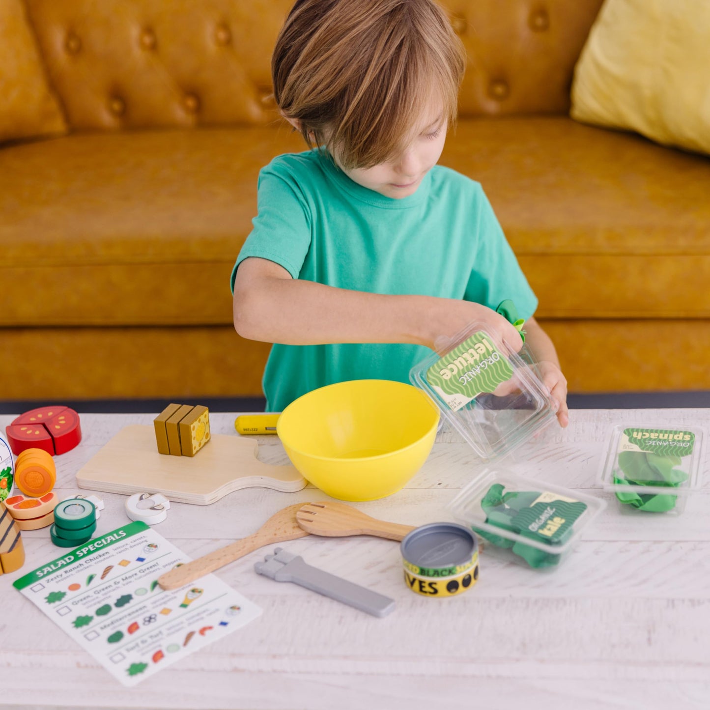 Melissa & Doug Slice and Toss Salad 52-Piece Toy Food Set & Montessori-Inspired Play Kitchen Accessories, Preschool Learning Toys for Girls & Boys 3+
