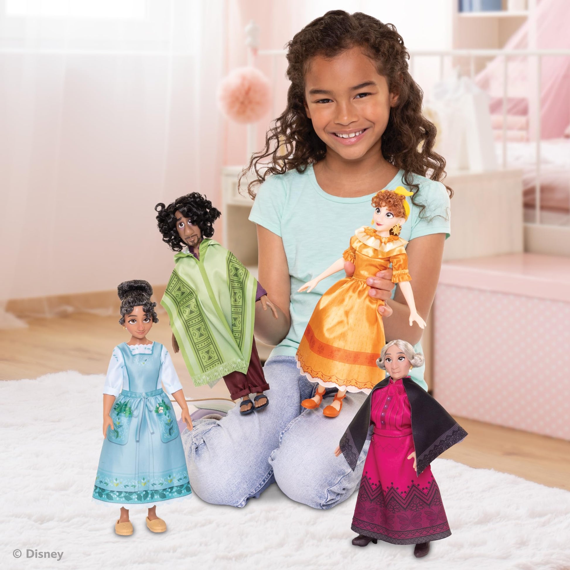 Disney's Encanto Ultimate Madrigal Family Dolls Gift Set Includes 12 Dolls [Amazon Exclusive]