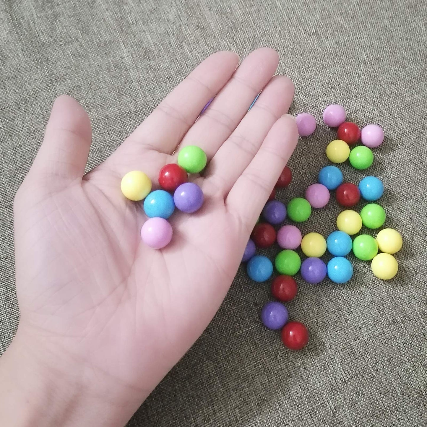 Yoeevi 60 Pcs Chinese Checkers Marbles Balls in 6 Colors,Game Replacement Balls with Plastic Box for Marble Run, Marbles Game