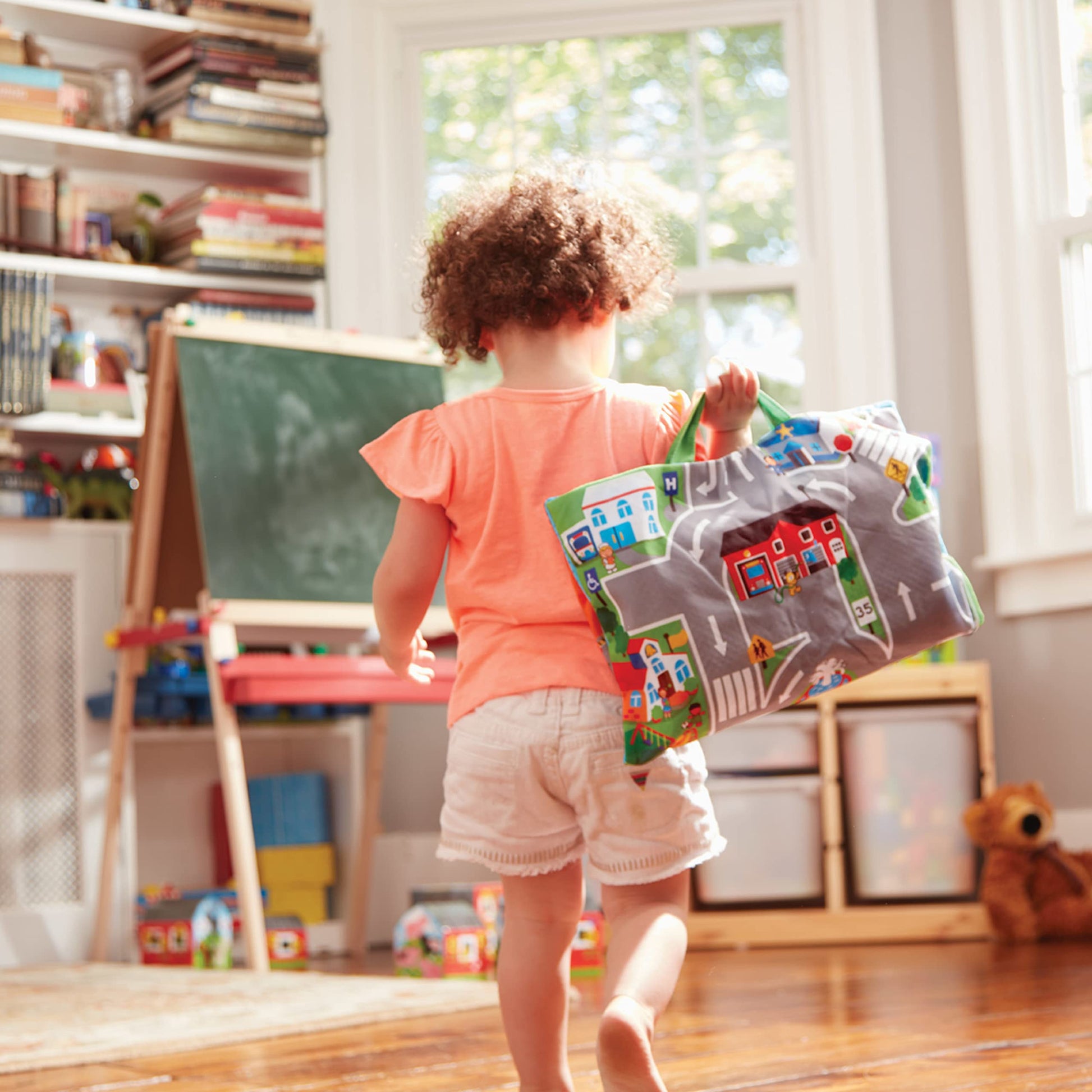 Melissa & Doug Take-Along Town Play Mat (19.25 x 14.25 inches) with 9 Soft Vehicles