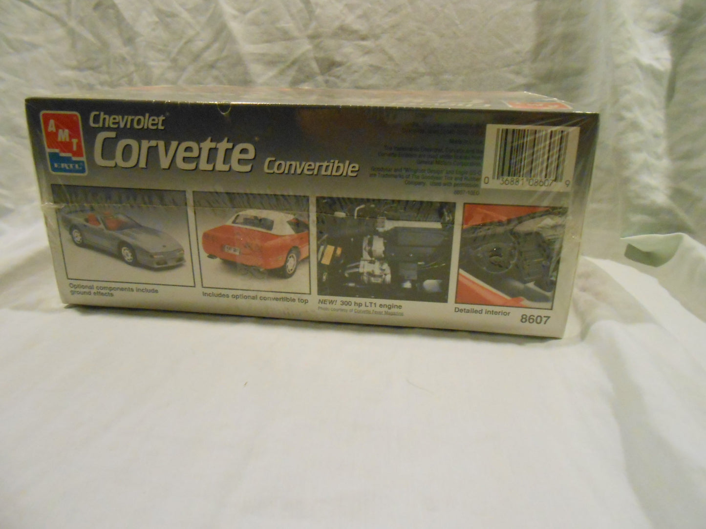AMT ERTL Chevrolet Corvette Convertible 1:25 Scale