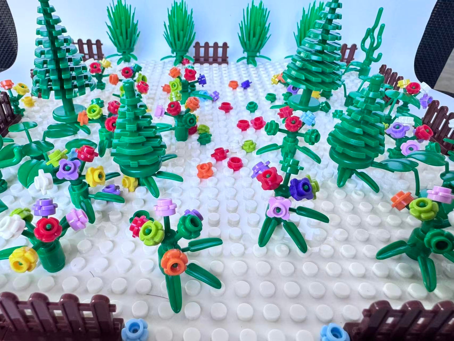 239 Piece Plant Parts Building Bricks Bulk Assortment Pack,Garden Botanical Scenery Accessories Plant Pack, Compatible with Lego Parts and Pieces