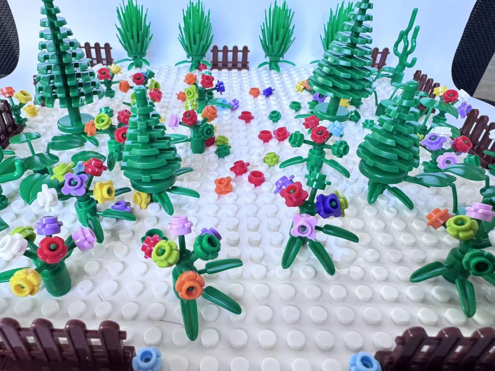 239 Piece Plant Parts Building Bricks Bulk Assortment Pack,Garden Botanical Scenery Accessories Plant Pack, Compatible with Lego Parts and Pieces