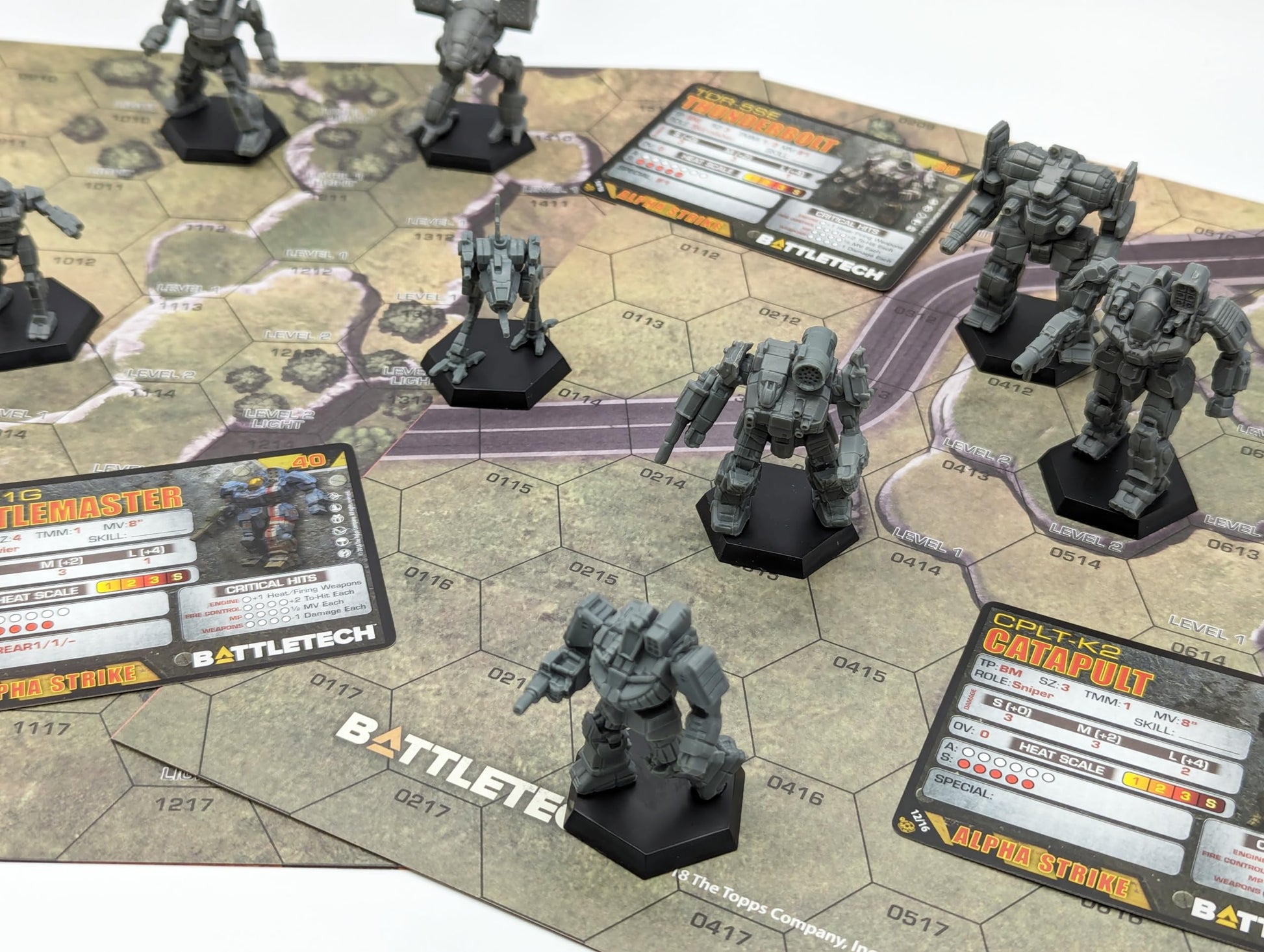 BattleTech A Game of Armored Combat 40th Edition Game by Catalyst Game Labs | Sci Fi Miniatures Wargame Starter Set with Tactical Mech Combat Maps