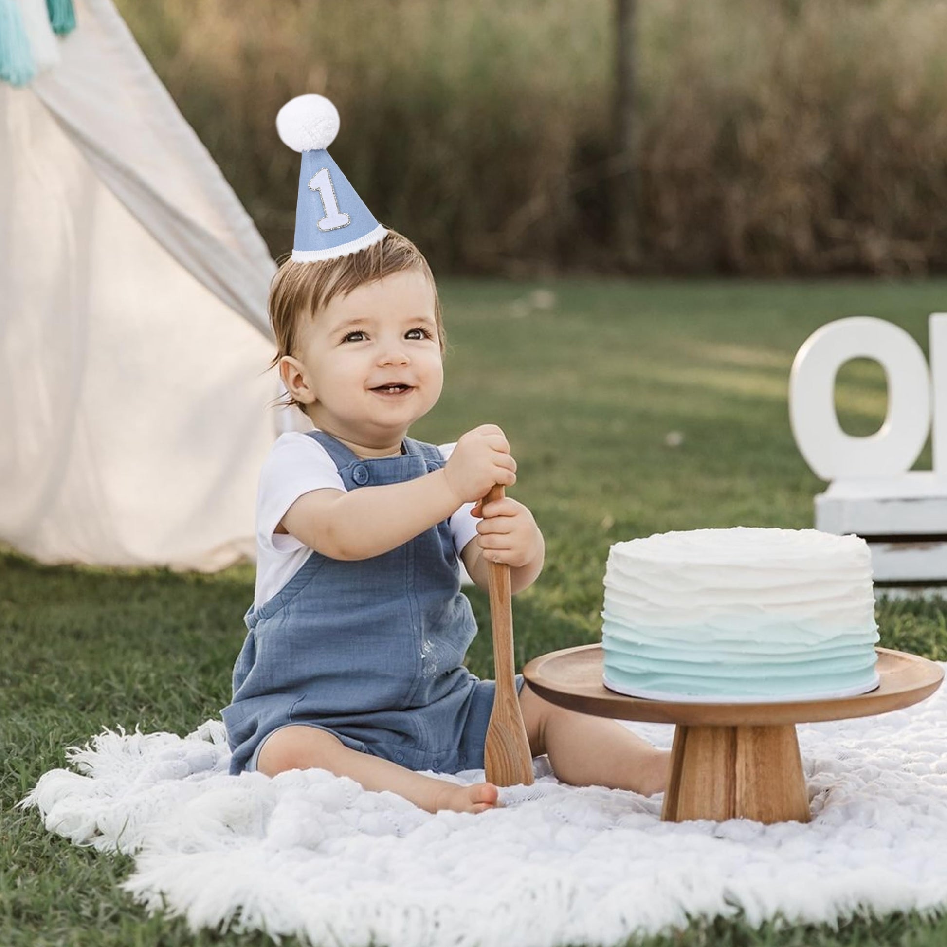 AOQURE Boy/Girl 1st Birthday Hat - Baby First Birthday Party Decorations,One Party Hat For Boys/Girls,Simple Birthday Hat Photo Props,One Cake Smash