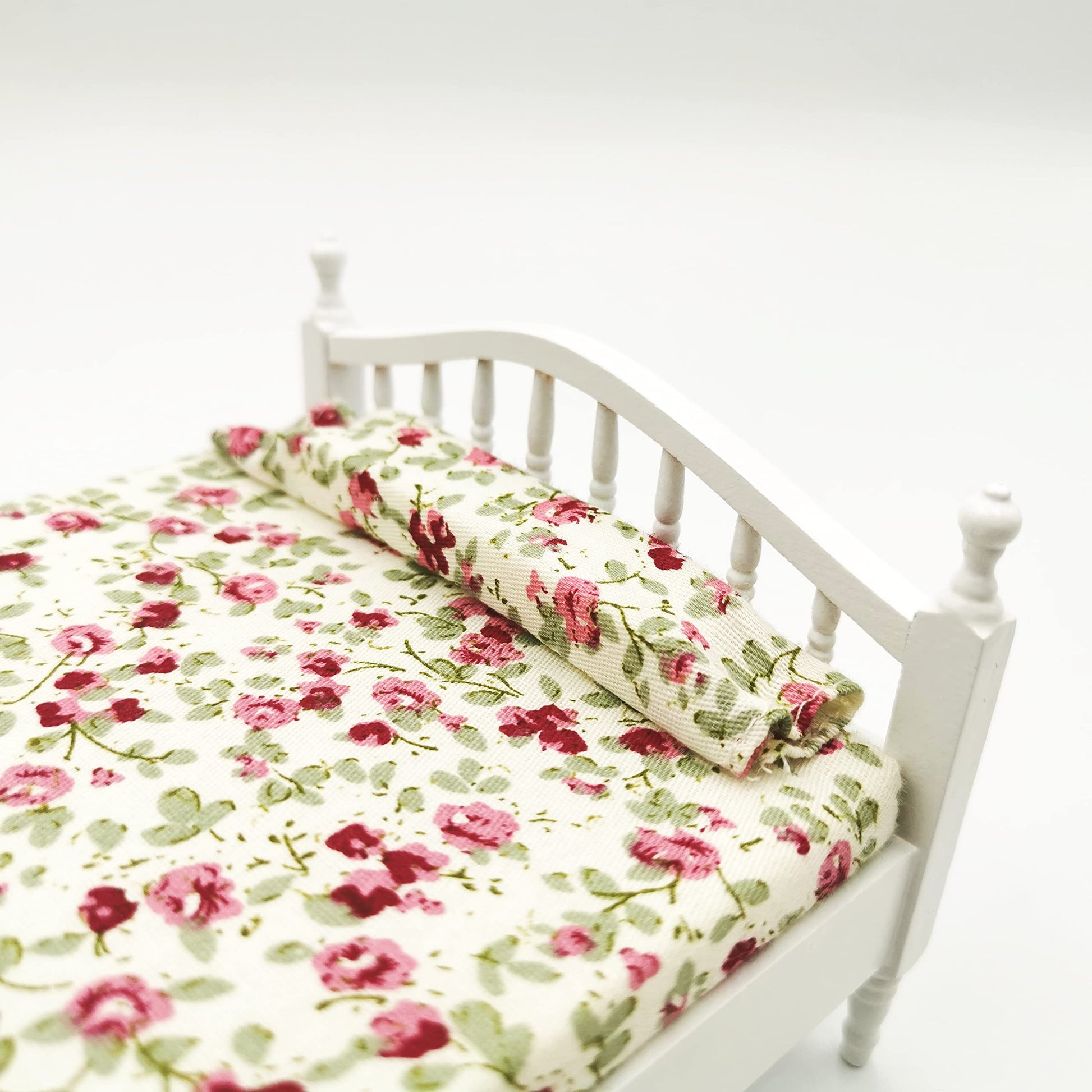SXFSE Dollhouse Decoration Accessories, Mini Dollhouse Furniture Bed Room Pretend Play Toy