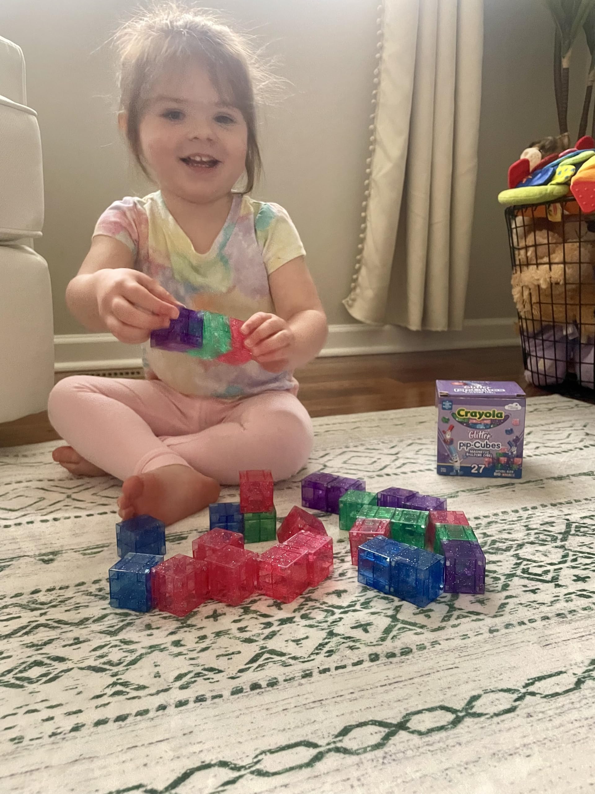 Crayola Glitter Magnetic PIP Cubes, Mini Magnetic Blocks Playset, STEM & Montessori Building & Educational Toys for Kids, Travel Toys for Boys