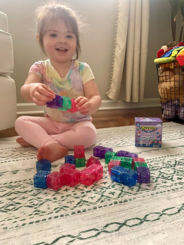 Crayola Glitter Magnetic PIP Cubes, Mini Magnetic Blocks Playset, STEM & Montessori Building & Educational Toys for Kids, Travel Toys for Boys
