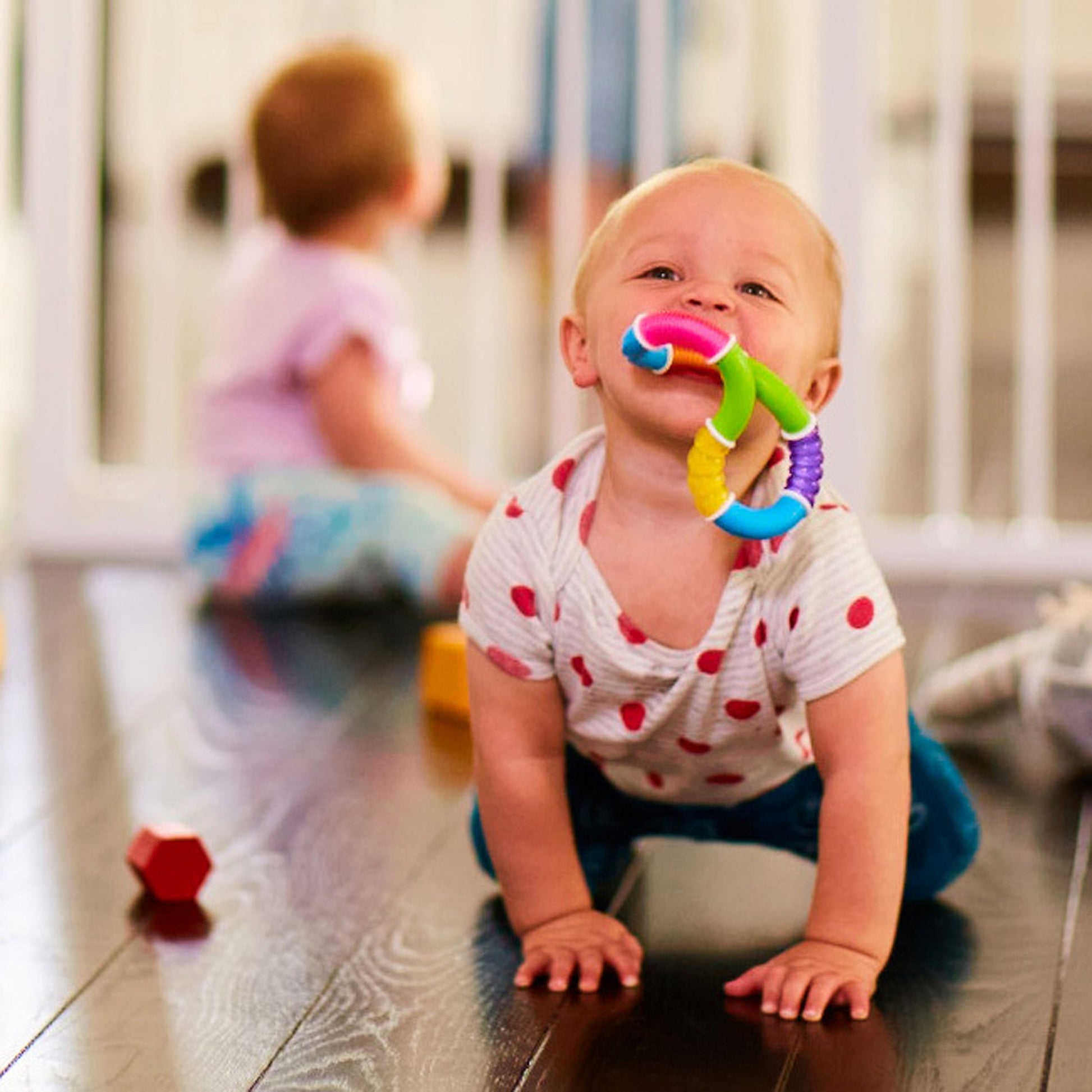 Munchkin® Twisty Figure 8 Baby Teether Toy, BPA Free, 6+ Months