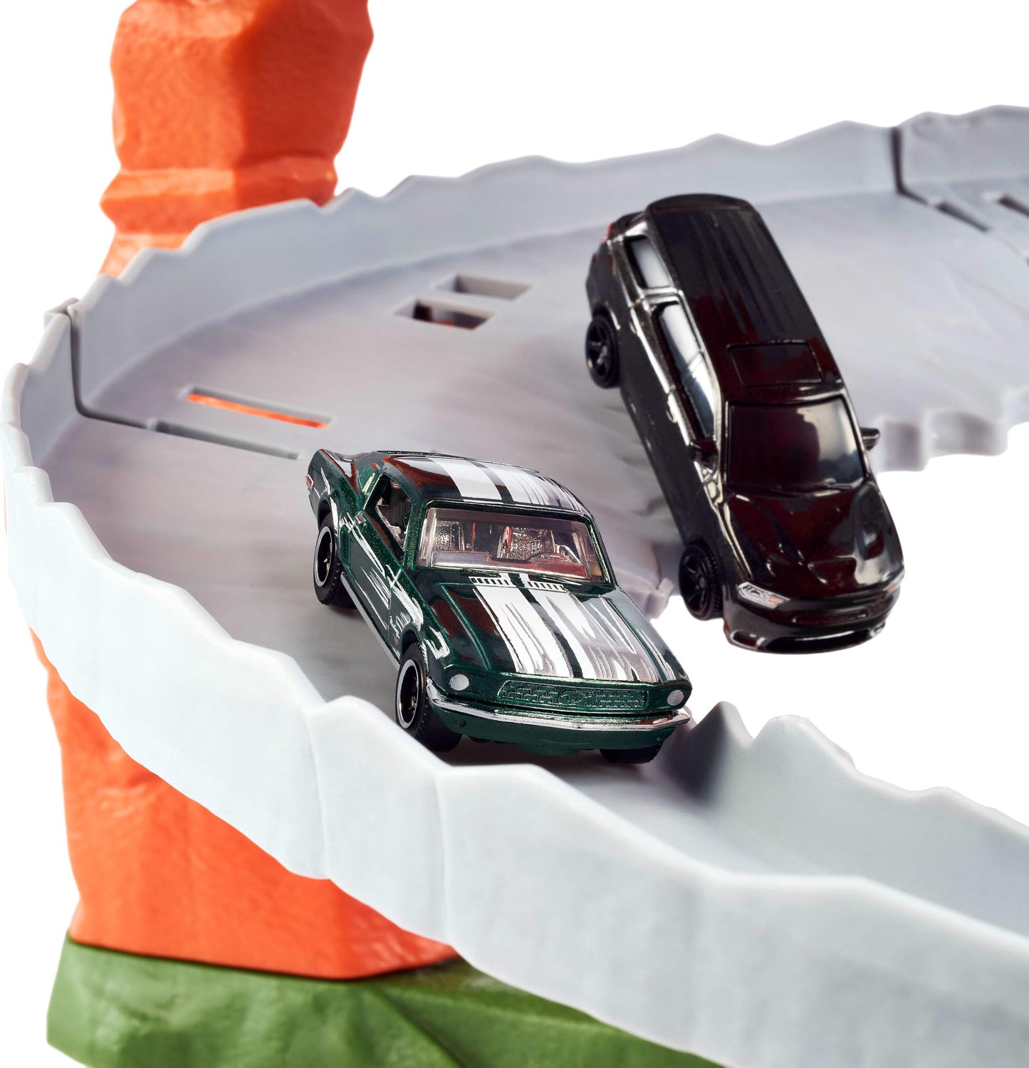 Matchbox The Movie Mountain Helicopter Escape Playset with 2 Cars
