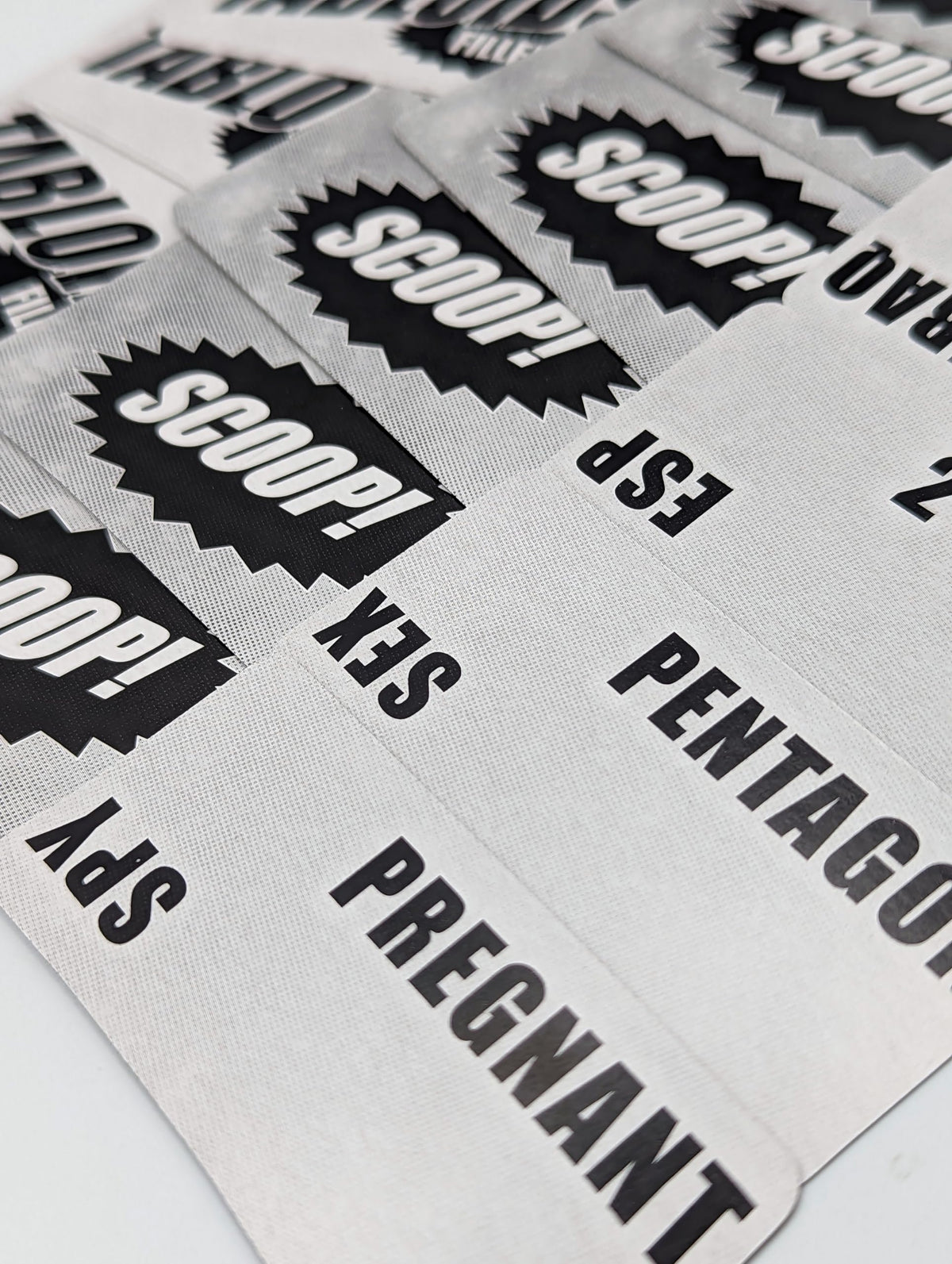 Steve Jackson Games Tabloids Party Game, for 3 to 30 Players, Ages 14+