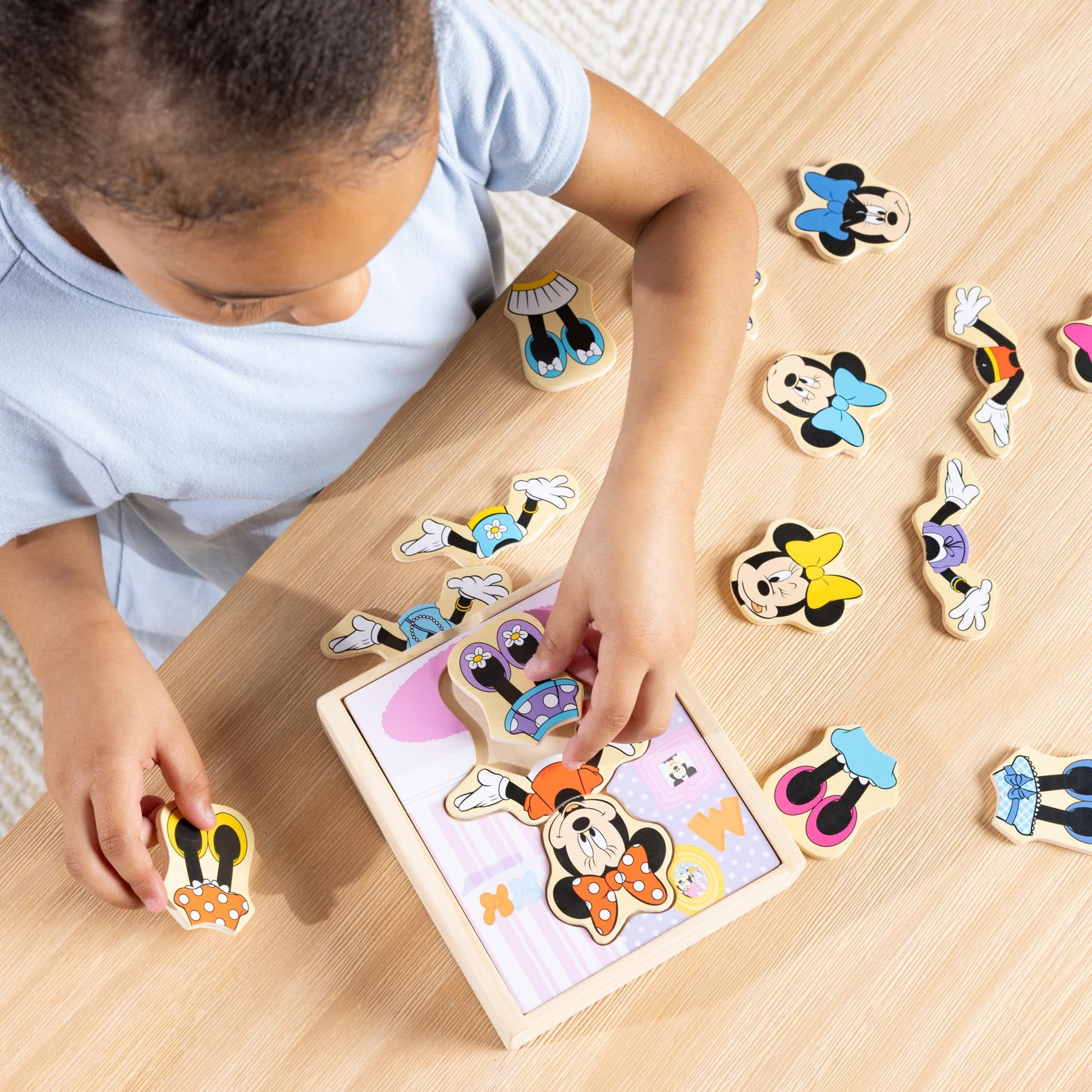 Melissa & Doug Disney Minnie Mouse Dress-Up Puzzle, 18 Pieces Mix and Match Outfits, Sorting & Matching Toy with Storage Case, Educational Puzzle for