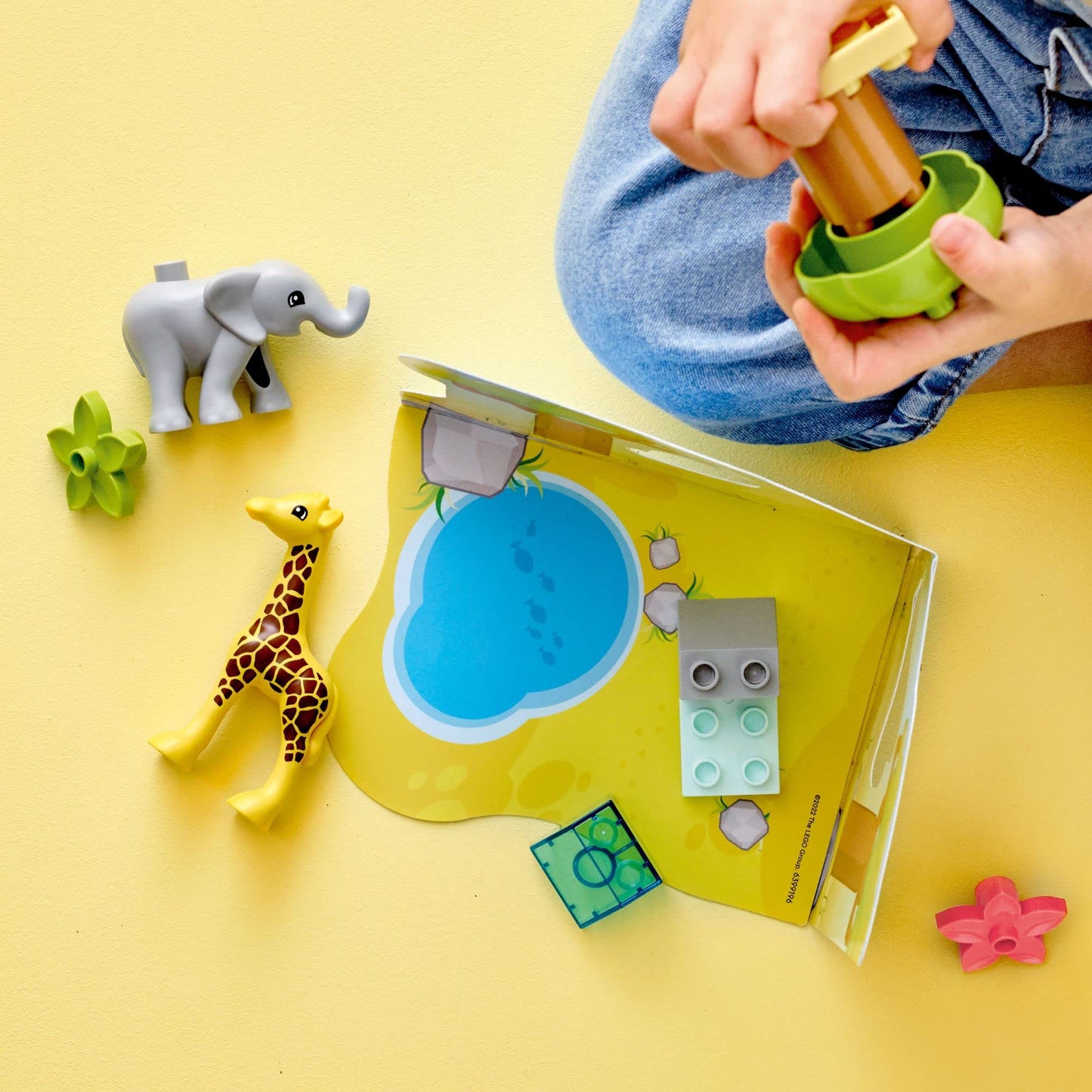 LEGO DUPLO Wild Animals of Africa 10971, Animal Toys for Toddlers, Girls & Boys Ages 2 Plus Years Old, Learning Toy with Baby Elephant & Giraffe