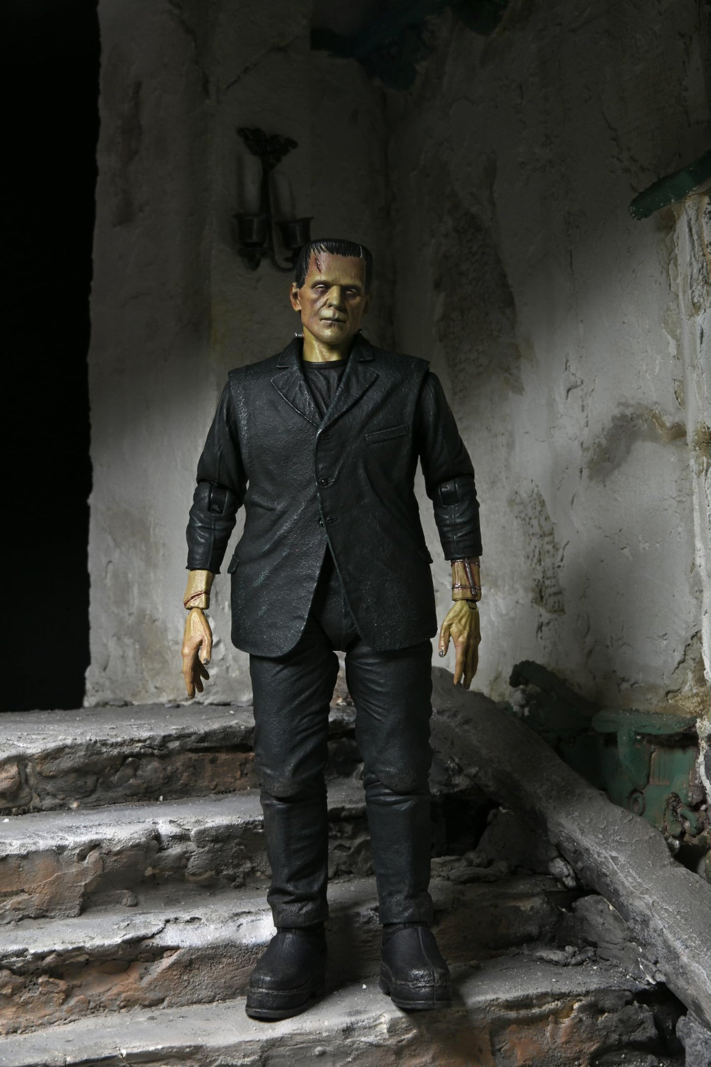 Universal Monsters - Ultimate Frankenstein's Monster (Color) 7” Scale Action Figure