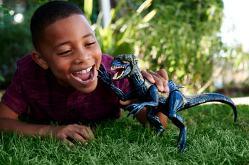 Mattel Jurassic World Track 'n Attack Dinosaur Action Figure, Indoraptor Toy with Lights, Sound, Motion & Accessories, Plus Downloadable App & AR