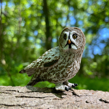 Safari Ltd. Great Grey Owl Figurine - Realistic 2.5" Bird Figure - Educational Toy for Boys, Girls, and Kids Ages 3+