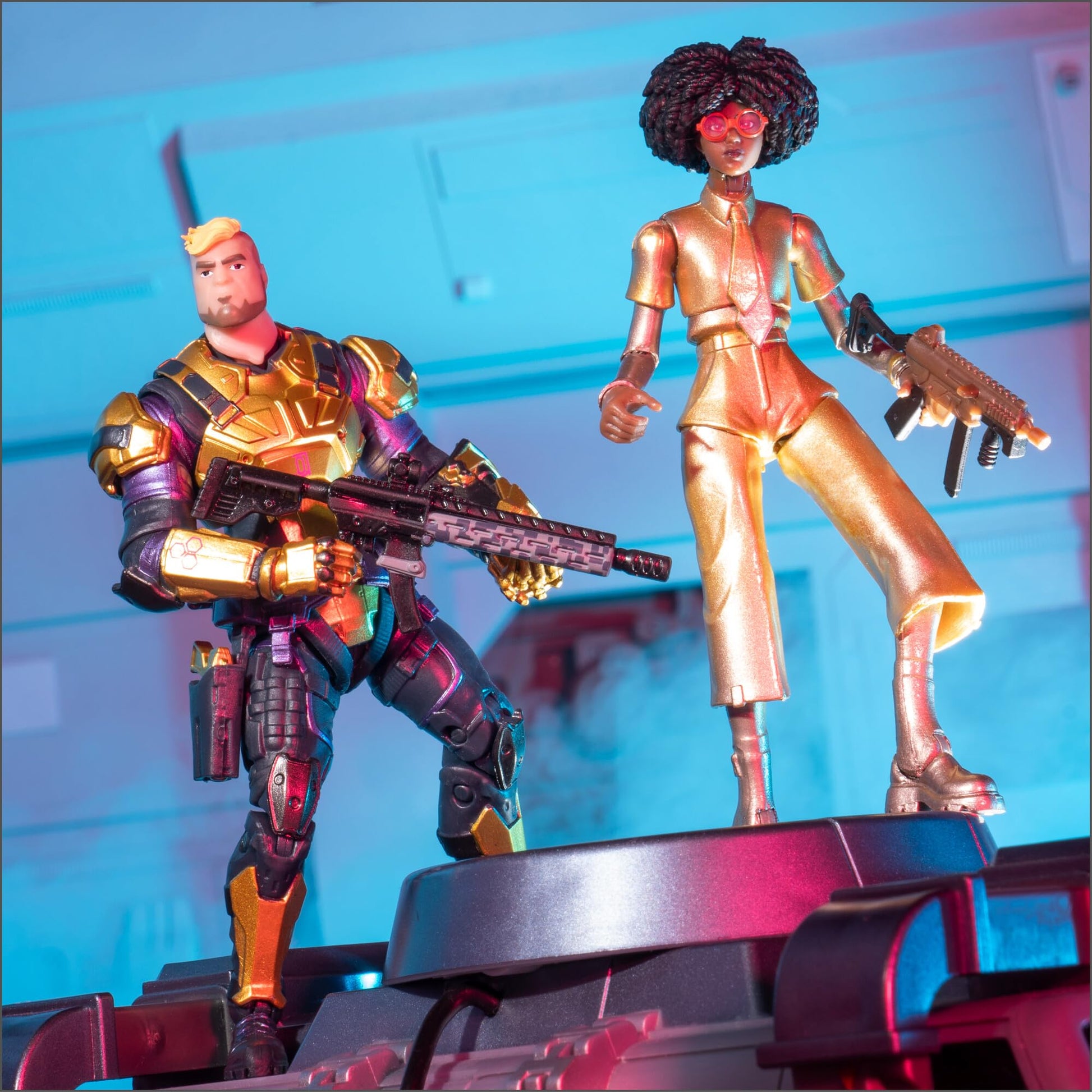 Jazwares Fortnite Doctor Slone and Gunnar Battle Chest - Two 4-inch Figures with Accessories in Premium Packaging