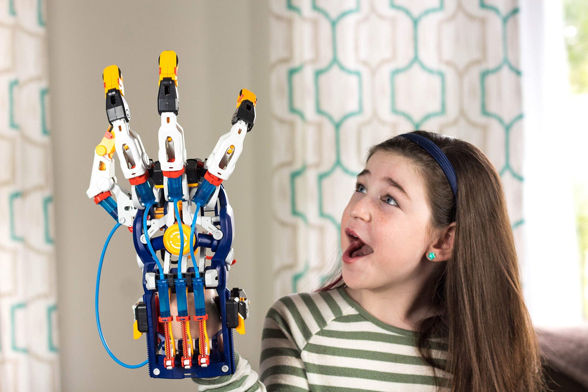 Thames & Kosmos Mega Cyborg Hand STEM Experiment Kit | Build Your Own GIANT Hydraulic Amazing Gripping Capabilities Adjustable for Different Sizes