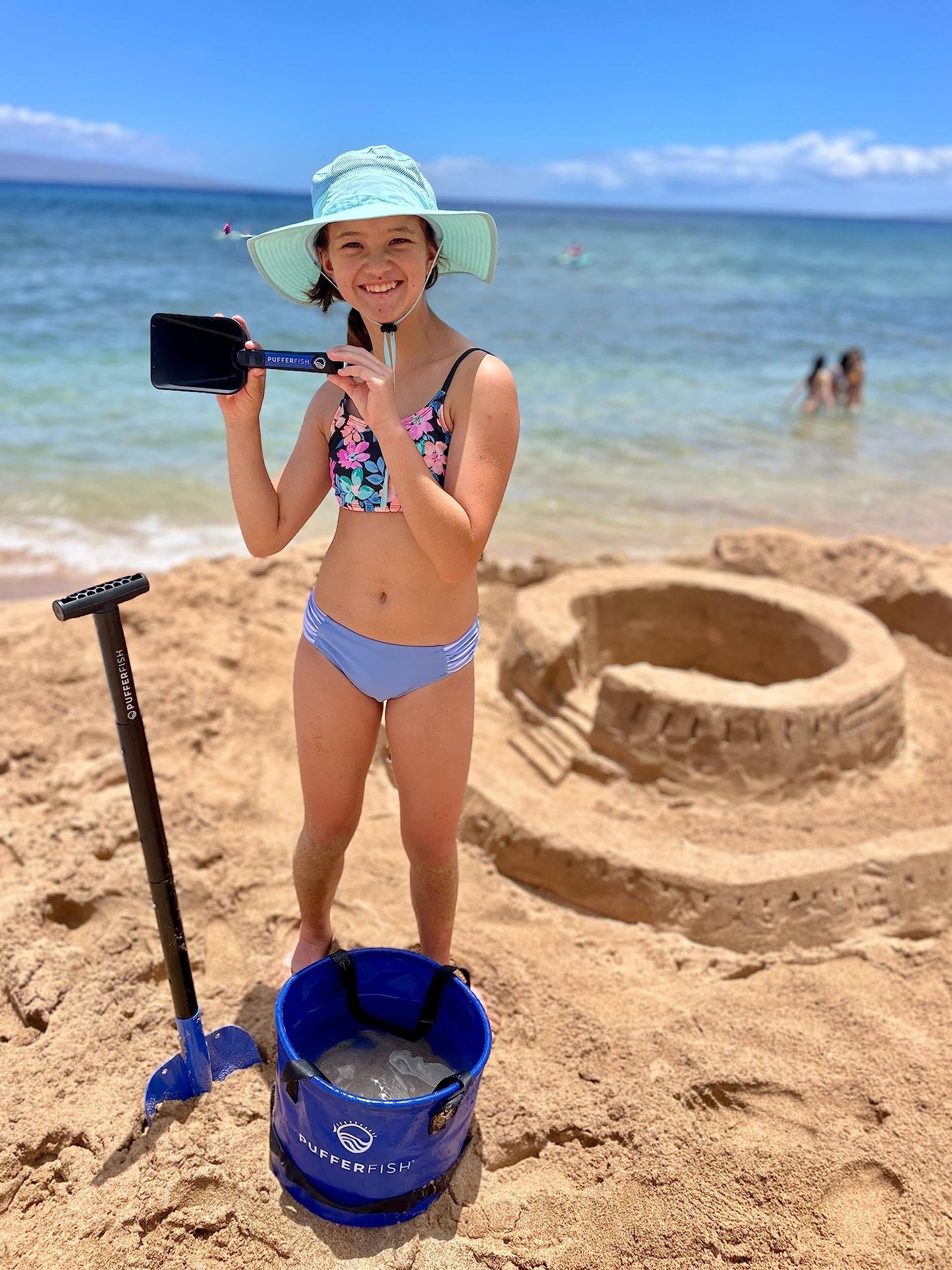 PUFFERFISH Sand Castle KIT - PRO-Quality Tools for Building Amazing Sand Castles, Including Bucket, Big Beach Shovel, and Super Scoop Made from