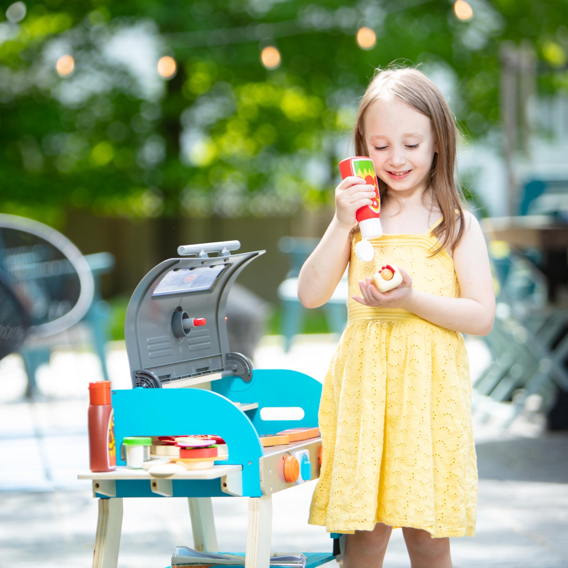 Melissa & Doug Deluxe Wooden Barbecue Grill & Smoker with Toy Food