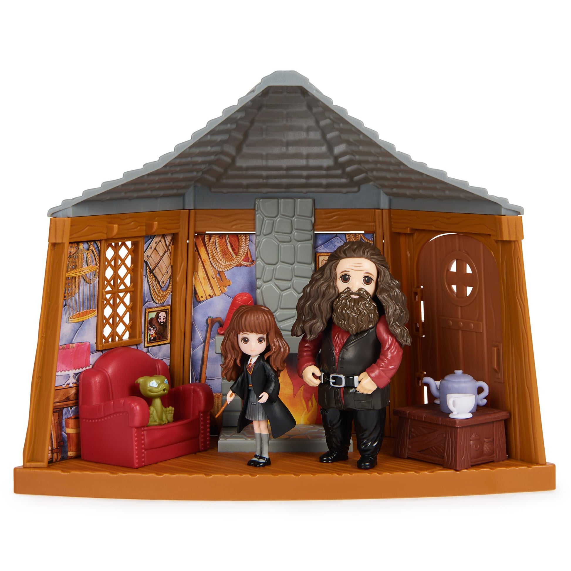 Wizarding World, Harry Potter Playset, Hagrid's Hut with 2 Figures and 9 Doll Accessories