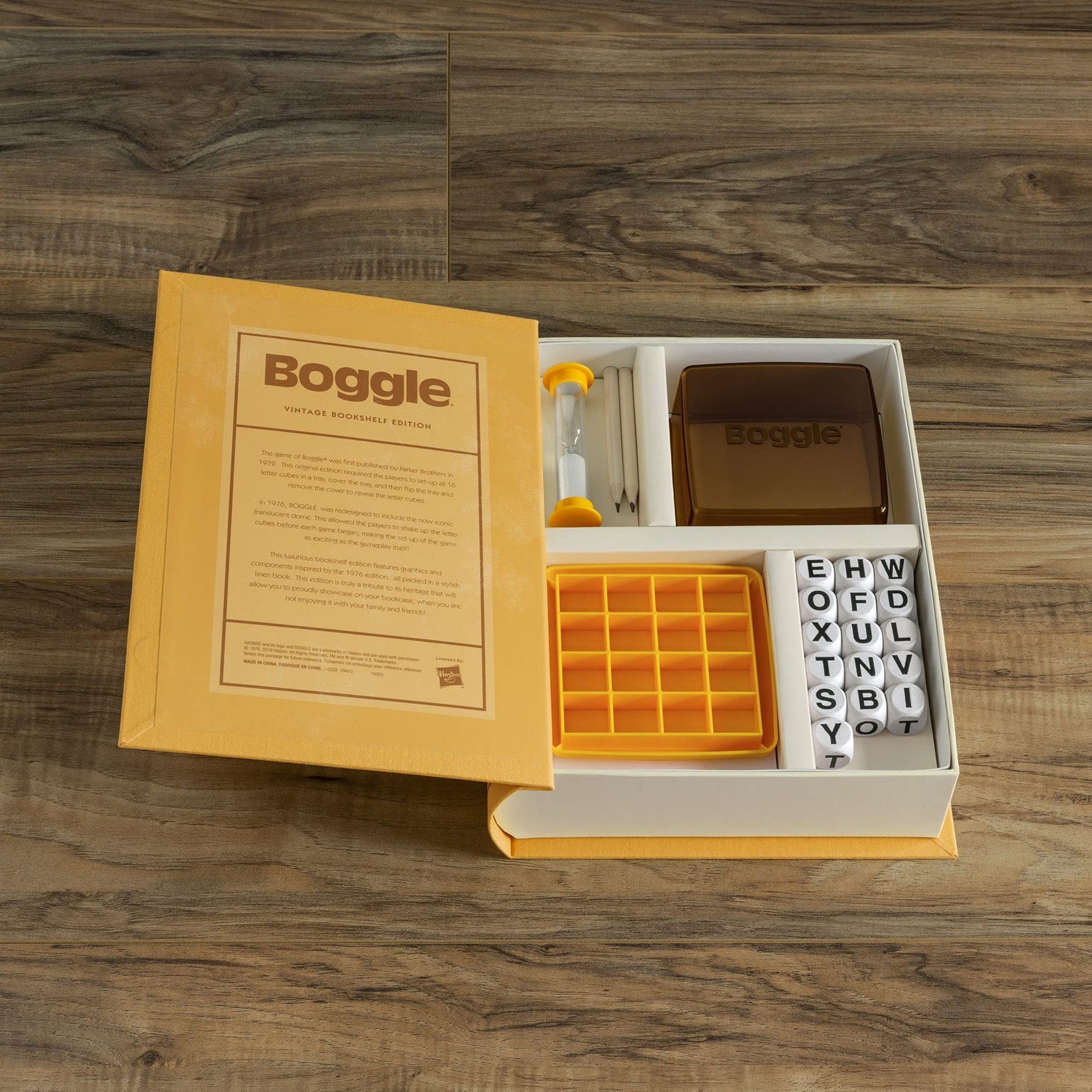 WS Game Company Boggle Vintage Bookshelf Edition, Classic Word Games, Linen-Wrapped Book Box with Retro 1976 Design, Ages 8+