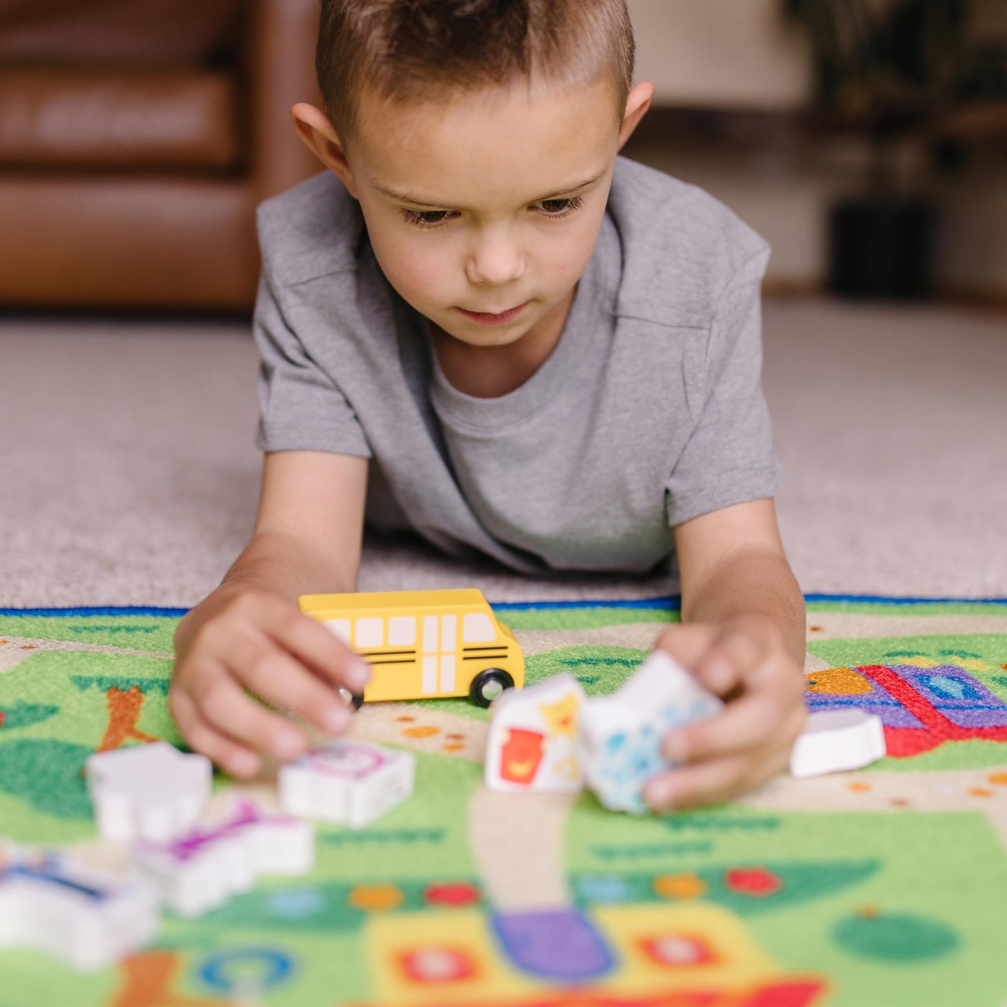 Melissa & Doug Blue's Clues & You! Blue's Neighborhood Activity Rug (44 Inches x 26 Inches Rug, 9 Wooden Play Pieces)