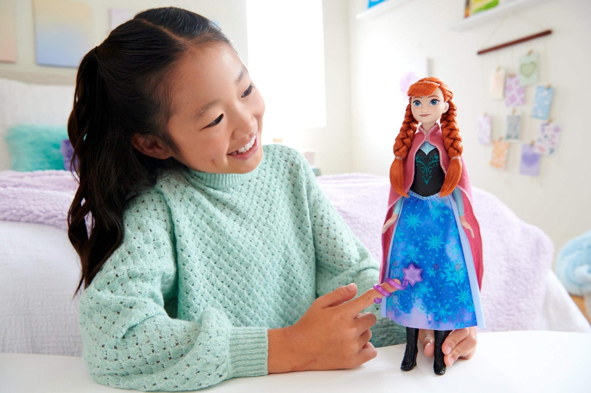 Mattel Disney Frozen Toys, Anna Magical Color-Change Skirt Fashion Posable Doll, Inspired by the Movie
