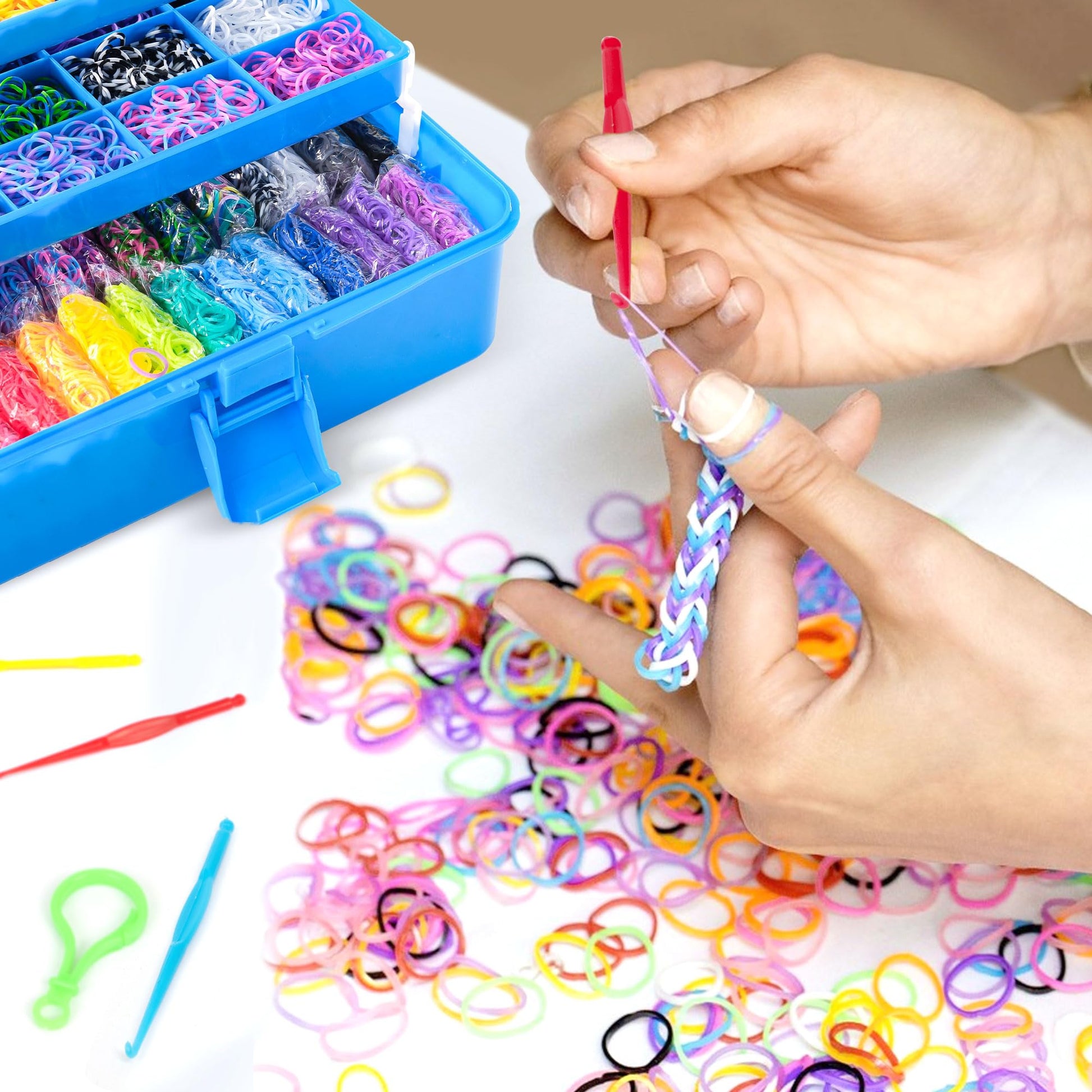 INSCRAFT 17500+ Rubber Loom Bands with 3 Layer Deep Blue Container, 28 Colors, 600 S-Clips, 352 Beads, 40 Cartoon Pendant, Bracelet Making Refill Kit