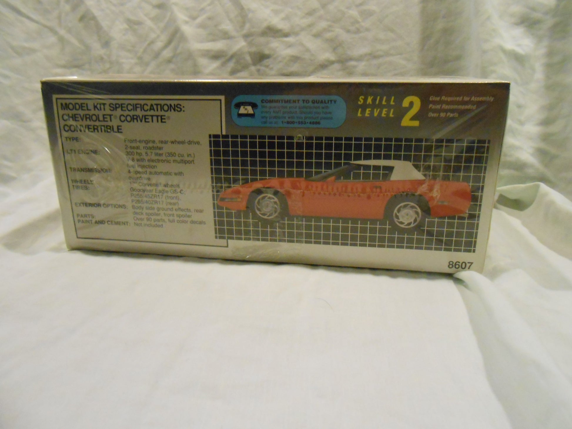 AMT ERTL Chevrolet Corvette Convertible 1:25 Scale