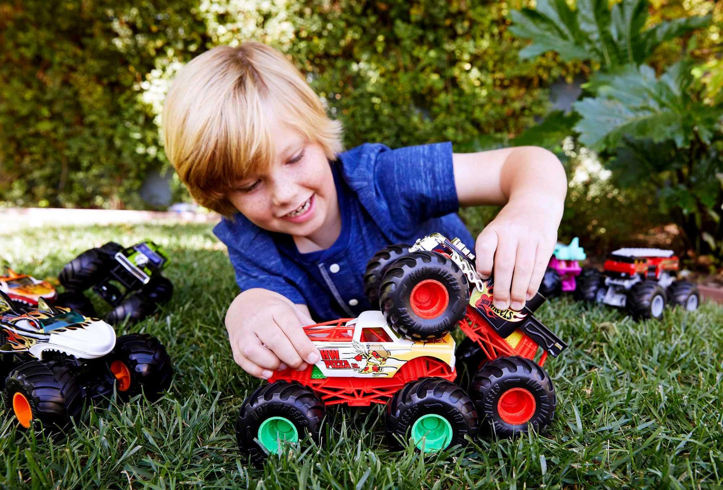 Hot Wheels Monster Truck 1:24 Scale Demo Derby Vehicle with Giant Wheels for Kids Age 3 to 8 Years Old Great Gift Toy Trucks Large Scale