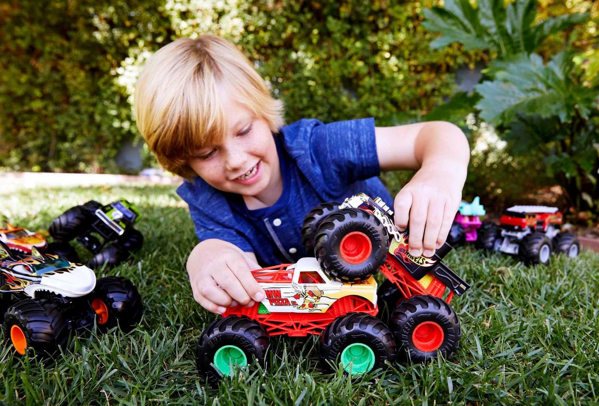 Hot Wheels Monster Truck 1:24 Scale Demo Derby Vehicle with Giant Wheels for Kids Age 3 to 8 Years Old Great Gift Toy Trucks Large Scale